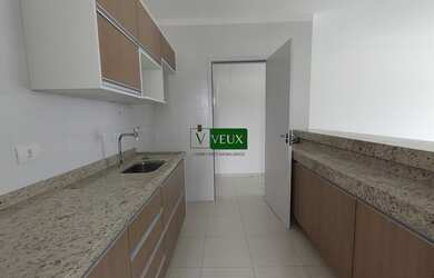 Imagem: O apartamento possui 3 Dormitórios, 1 Banheiro, 2 Vagas na