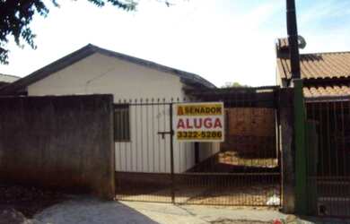 Imagem: A casa possui 2 Dormitórios, 1 Banheiro, 3 Vagas na garagem