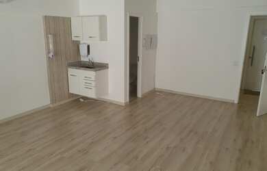 Imagem: O depósito possui 2 Vagas na garagem e 53m² de Área e está