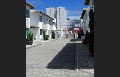 Imagem: A casa em condomínio possui 3 Dormitórios, 2 Banheiros, 2