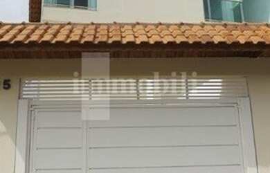 Imagem: A casa possui 3 Dormitórios, 3 Banheiros, 3 Vagas na garagem