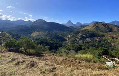 Imagem: O terreno possui 3.600m² de Área e está localizado em Itaipava