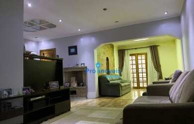 Imagem: A casa possui 5 Dormitórios, 5 Banheiros, 5 Vagas na garagem