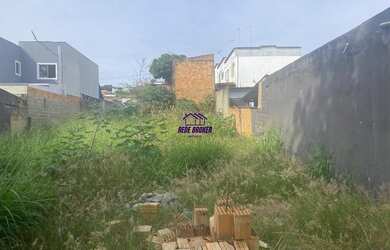 Imagem: O terreno à venda possui e está localizado em Santa Terezinha