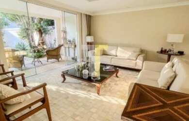 Imagem: A casa em condomínio possui 5 Dormitórios, 4 Banheiros, 4