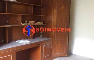 Imagem 3: Rua maravilhosa. Amplo apartamento com vaga na escritura