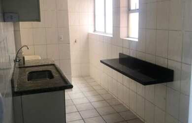 Imagem: O apartamento possui 3 Dormitórios, 1 Banheiro, 1 Vaga na garagem