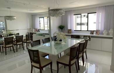 Imagem 2: Condomínio Abbott Galvão - Móveis projetados - 4 suítes - 198m² -...