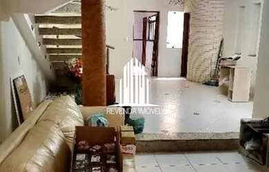 Imagem: A casa possui 4 Dormitórios, 4 Banheiros, 3 Vagas na garagem