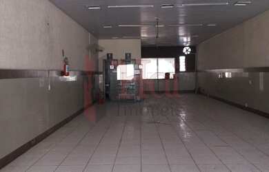 Imagem: O depósito possui 490m² de Área e está localizado em Centro