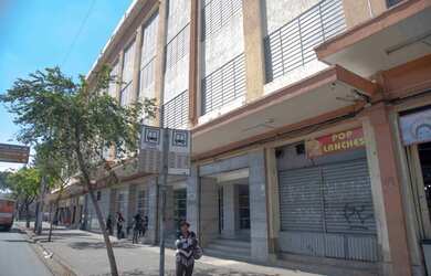 Imagem: O depósito possui 5348m² de Área e está localizado em Centro