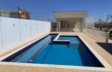 Imagem: A casa em condomínio possui 2 Dormitórios, 1 Banheiro, 2 Vagas