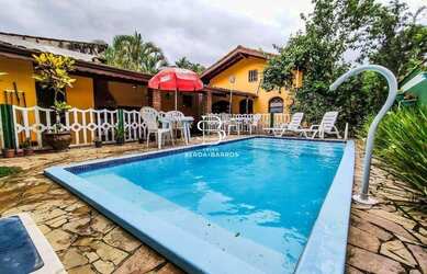 Imagem: A casa em condomínio possui 3 Dormitórios, 3 Banheiros, 3