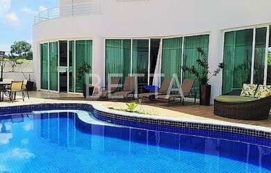 Imagem: A casa em condomínio possui 5 Dormitórios, 5 Banheiros, 2