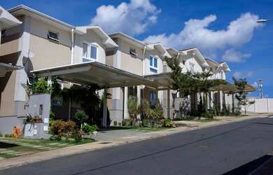 Imagem: A casa em condomínio possui 3 Dormitórios, 2 Banheiros, 350m²