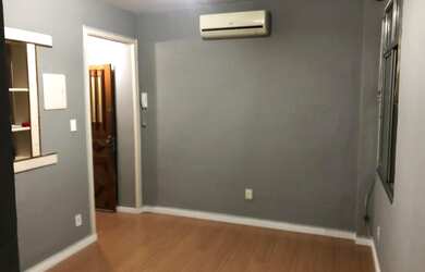 Imagem: O apartamento e possui 2 Dormitórios, Suítes, 1 Banheiro