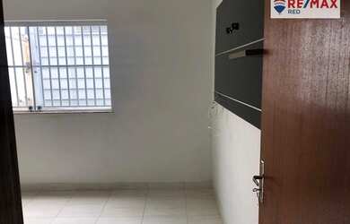 Imagem: A casa possui 2 Dormitórios, 1 Banheiro, 1 Vaga na garagem