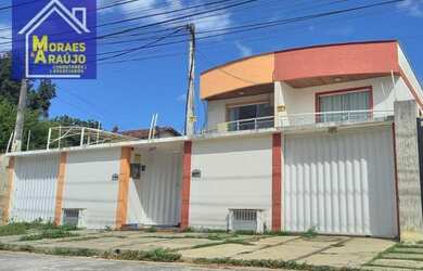 Imagem: A casa possui 4 Dormitórios, 3 Banheiros, 2 Vagas na garagem