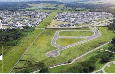 Imagem: O terreno possui 450m² de Área e está localizado em Urbanova