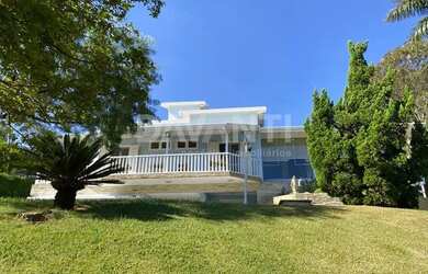 Imagem: A casa em condomínio possui 4 Dormitórios, 5 Banheiros, 5