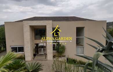 Imagem: A casa em condomínio possui 4 Dormitórios, 5 Banheiros, 4