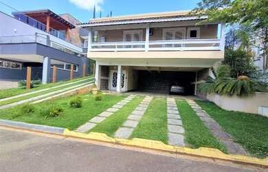 Imagem: A casa em condomínio possui 3 Dormitórios, 5 Banheiros, 2