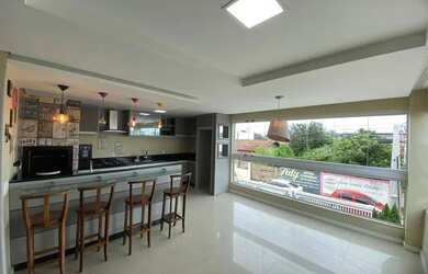 Imagem: A casa possui 2 Dormitórios, 2 Banheiros, 2 Vagas na garagem