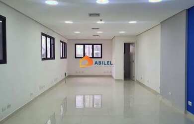 Imagem: O depósito possui 2 Vagas na garagem, 52m² de Área e está