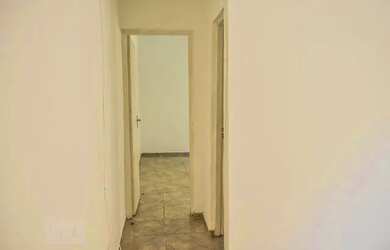 Imagem: A casa possui 2 Dormitórios, 1 Banheiro, 1 Vaga na garagem