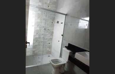 Imagem: A casa em condomínio possui 3 Dormitórios, 1 Banheiro, 4 Vagas