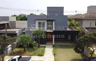 Imagem: A casa em condomínio possui 4 Dormitórios, 5 Banheiros, 4