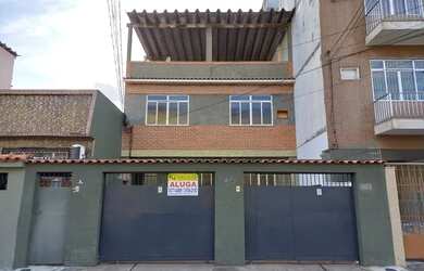 Imagem: A casa possui 3 Dormitórios, 2 Banheiros, 1 Vaga na garagem