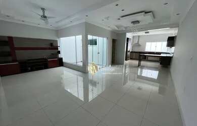 Imagem 3: Bela casa com ótima iluminação e ventilação disponível para locação...