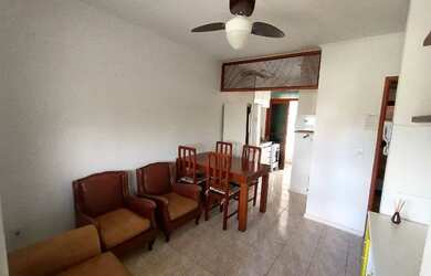 Imagem: O apartamento possui 1 Dormitório, 1 Banheiro, 1 Vaga na garagem