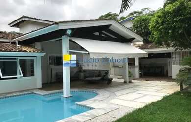 Imagem: A casa em condomínio possui 4 Dormitórios, 2 Banheiros, 2