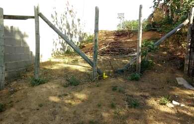 Imagem: O terreno possui 135m² de Área e está localizado em Meaípe