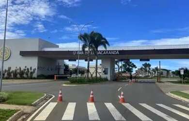 Imagem: A casa em condomínio possui 4 Dormitórios, 5 Banheiros, 4