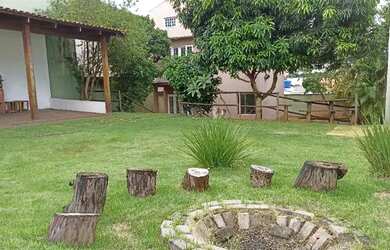 Imagem: A casa possui 3 Dormitórios, 3 Banheiros, 100m² de Área e