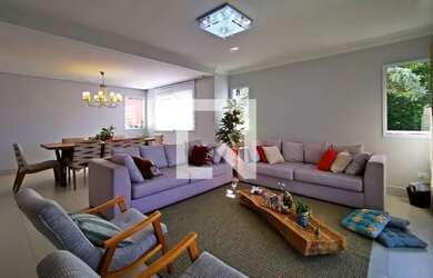 Imagem: A casa em condomínio possui 3 Dormitórios, 4 Banheiros, 3