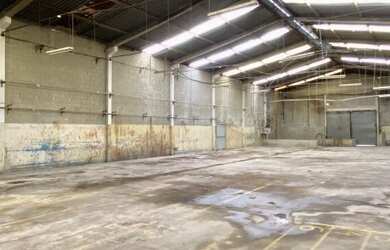 Imagem 2: Galpão/Depósito/Armazém para venda possui 3500 metros quadrados