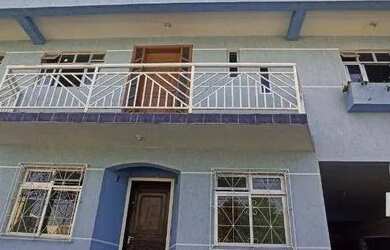 Imagem: A casa possui 3 Dormitórios, 2 Banheiros, 3 Vagas na garagem