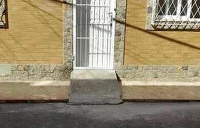 Imagem: A casa possui 2 Dormitórios, 1 Banheiro, 70m² de Área e