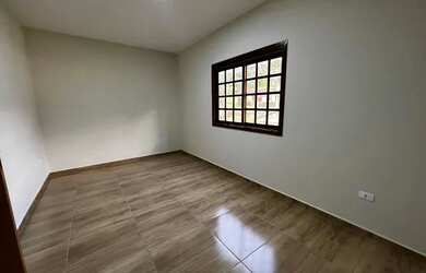 Imagem 4: Sobrado novo para locação dentro de condominio em Guararema