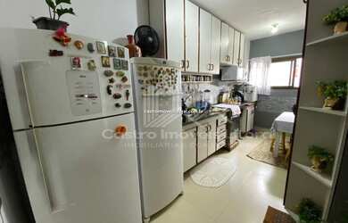 Imagem: O apartamento possui 2 Dormitórios, 1 Banheiro, 2 Vagas na