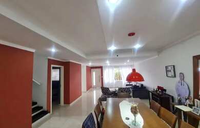 Imagem: A casa em condomínio possui 4 Dormitórios, 4 Banheiros, 4