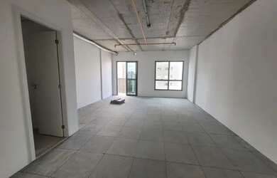 Imagem: O depósito possui 1 Vaga na garagem, 38m² de Área e está