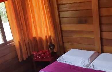 Imagem: A pousada chalé possui 1 Dormitório, Acomodam 4 pessoas, 1