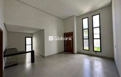 Imagem 9: Casa em Montes Claros, no bairro Ibituruna, à venda