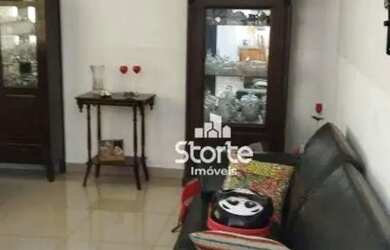 Imagem 4: Casa de esquina estilo sobrado com 3/4 à venda, 245m² por R$ 900.000...