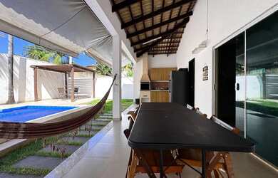 Imagem 2: Excepcional sobrado no Portal do Sol 1, em frente à Praça